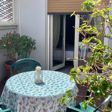 Dalla Nonna Apartment *