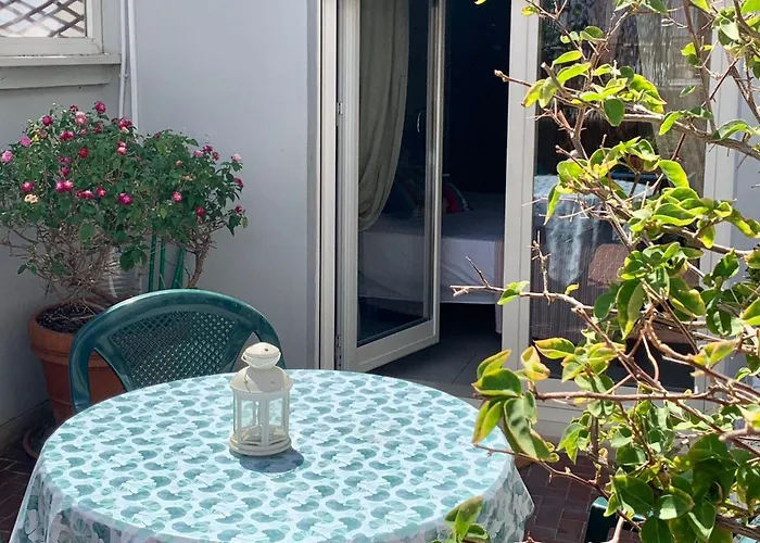 Dalla Nonna Apartment *